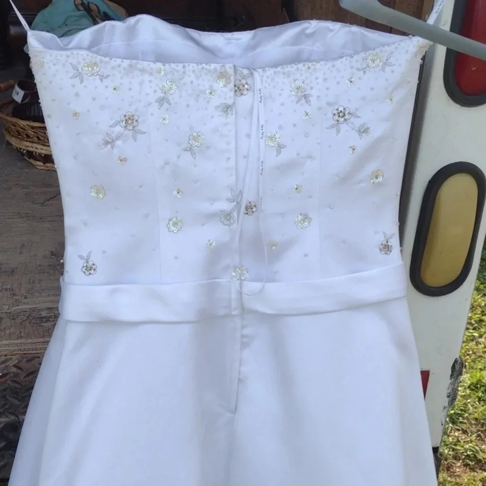 Formal Dress - Picture 2 of 4